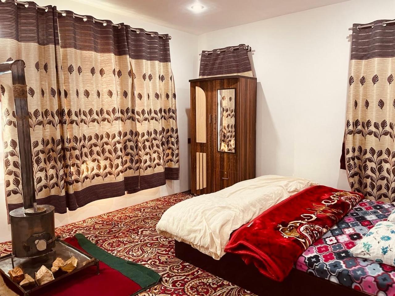 Apartamento Sunset View Gulmarg Exterior foto