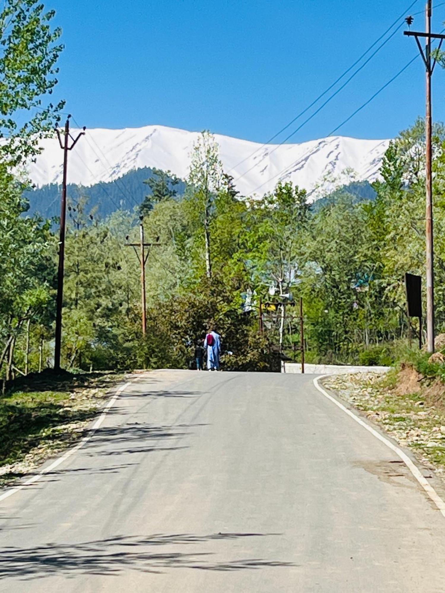 Apartamento Sunset View Gulmarg Exterior foto